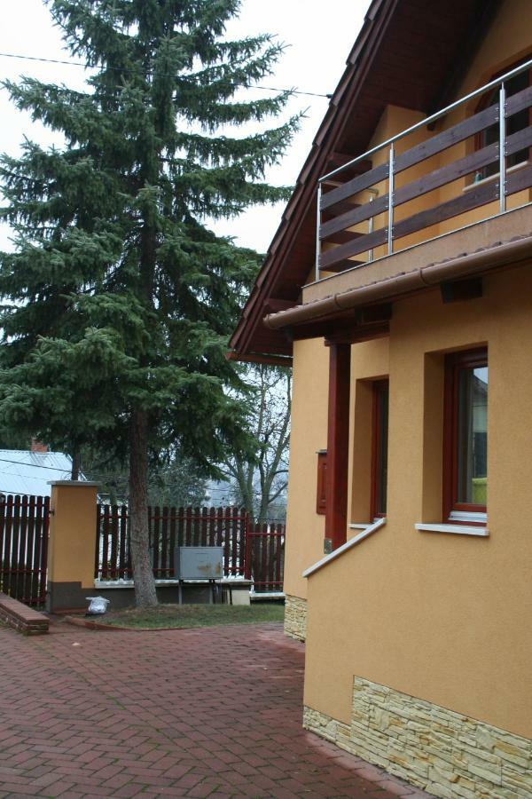 Apartamento Treasure Deluxe House Miskolc Exterior foto